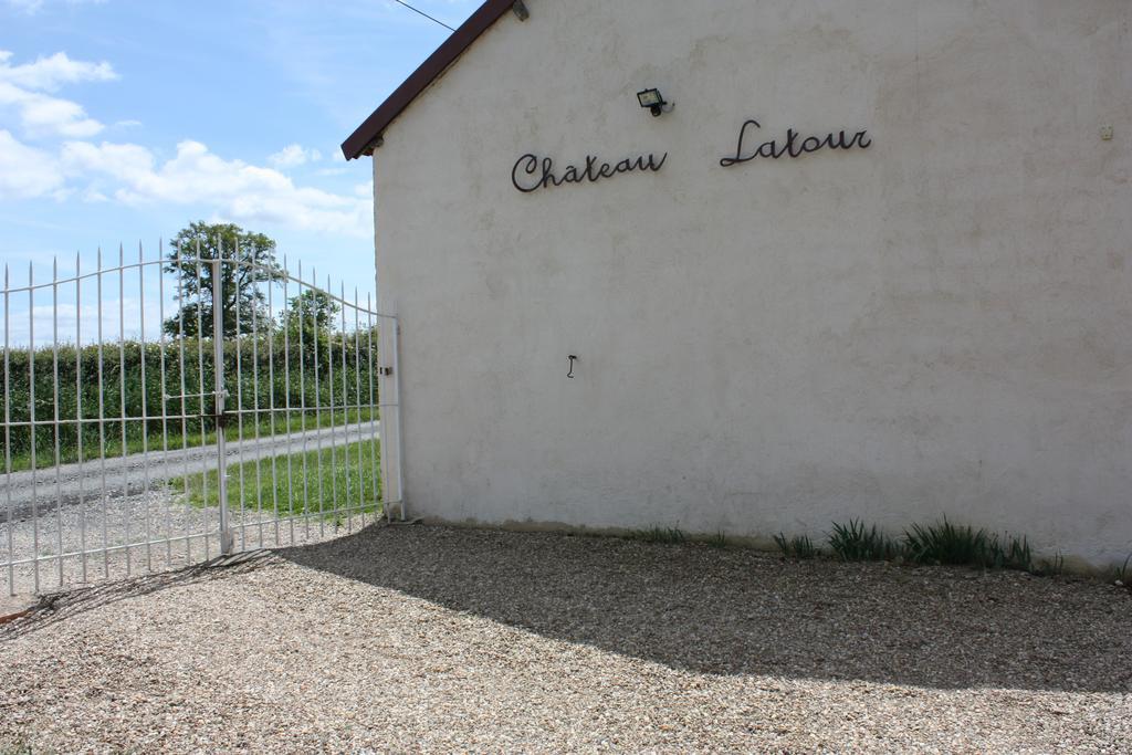 Château Latour Fours  Extérieur photo