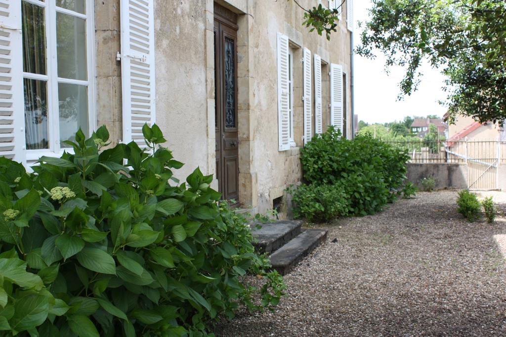Château Latour Fours  Extérieur photo