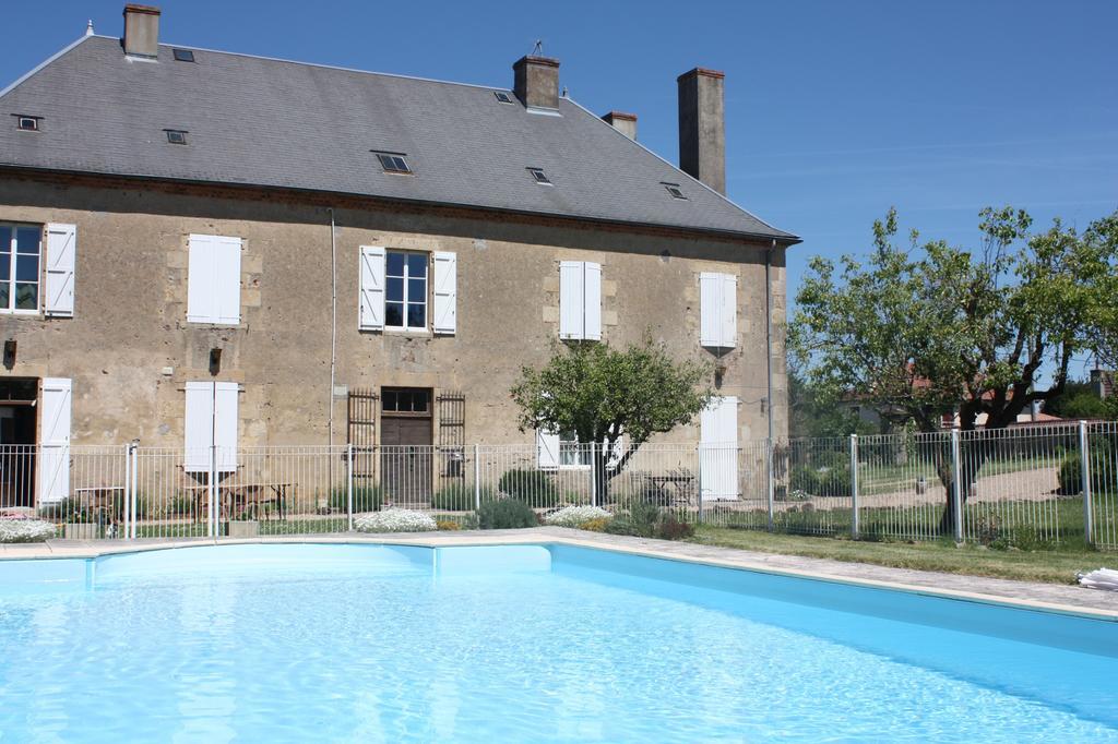 Château Latour Fours  Extérieur photo